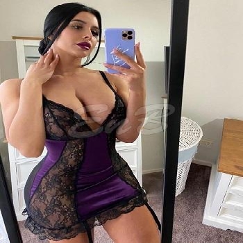 26 Year Curvacious Brazilian Escort Becker Lisa